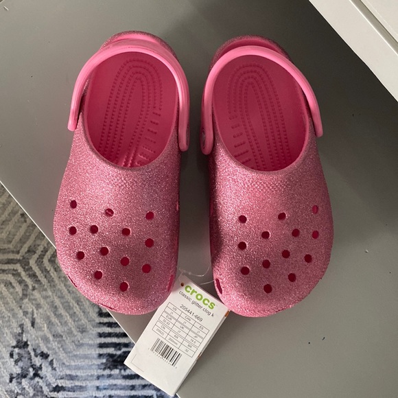 Girls size 1/2 Crocs NWT - Picture 1 of 1